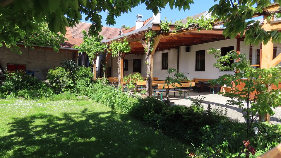 Gastgarten des Heurigen Schemitz