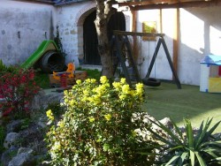 Kinderspielplatz im Garten